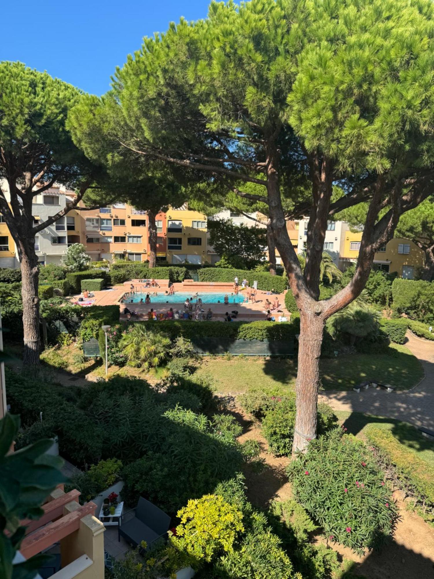 Duplex meublé avec terrasse dans résidence avec piscine Agde Extérieur photo